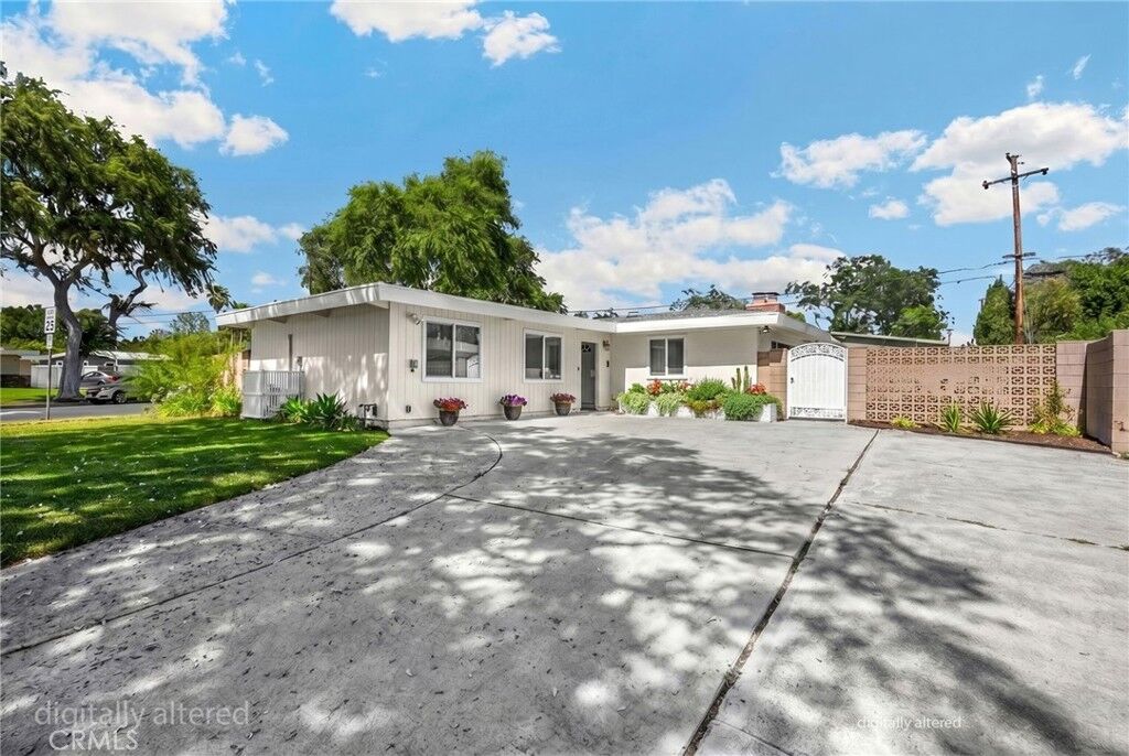 Property Photo: 1012 Maertin Lane CA 92831