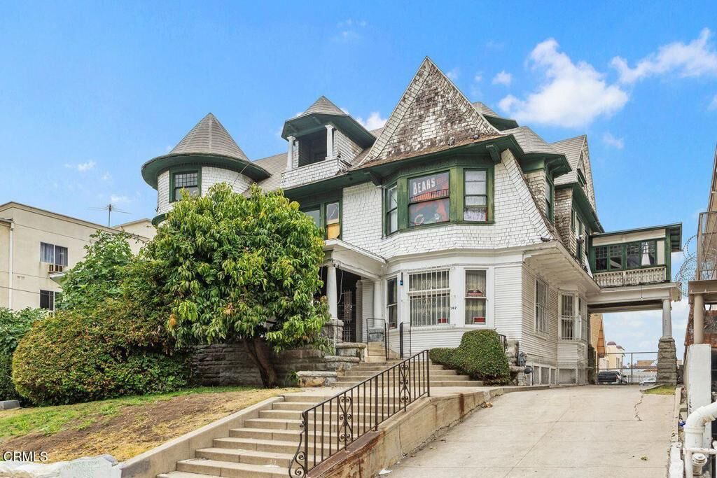 Property Photo: 767 Garland Avenue CA 90017