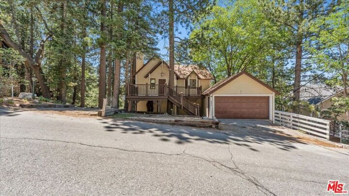 Property Photo: 886 Sandalwood Drive CA 92352