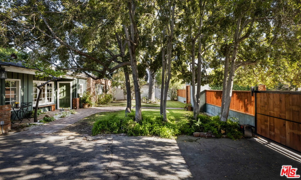 Property Photo: 5108 Strohm Avenue CA 91601
