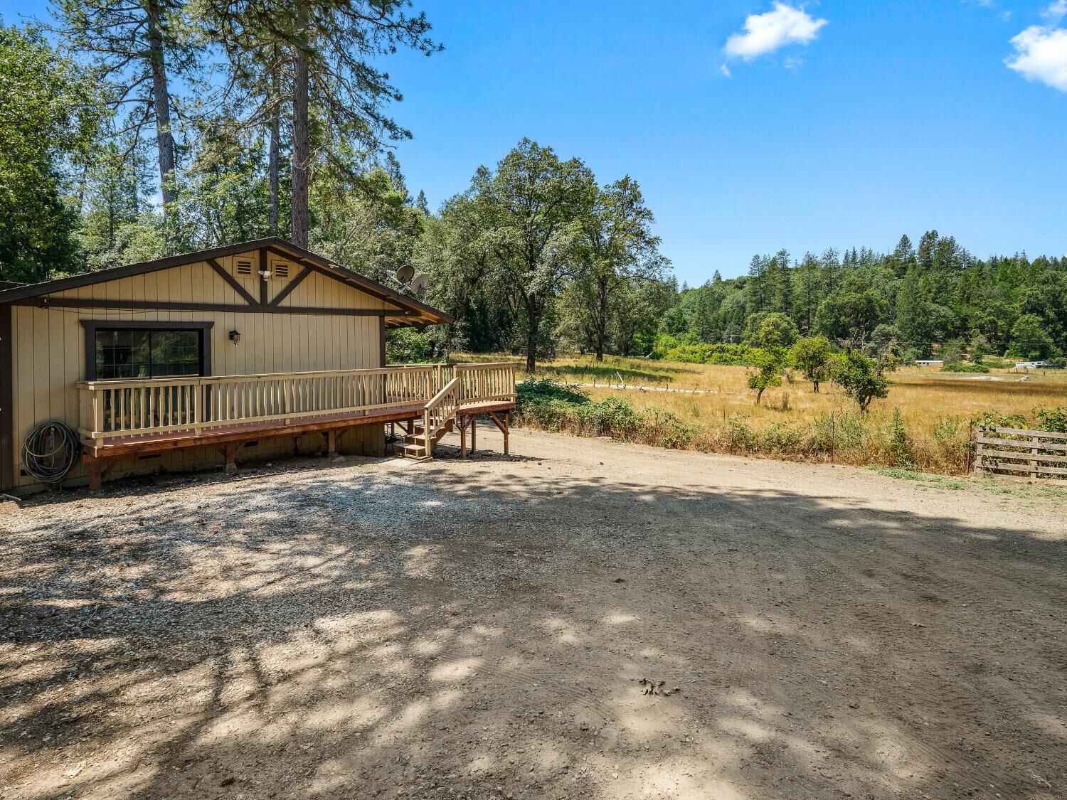 Property Photo: 4872 Squaw Hallow Ct CA 95667
