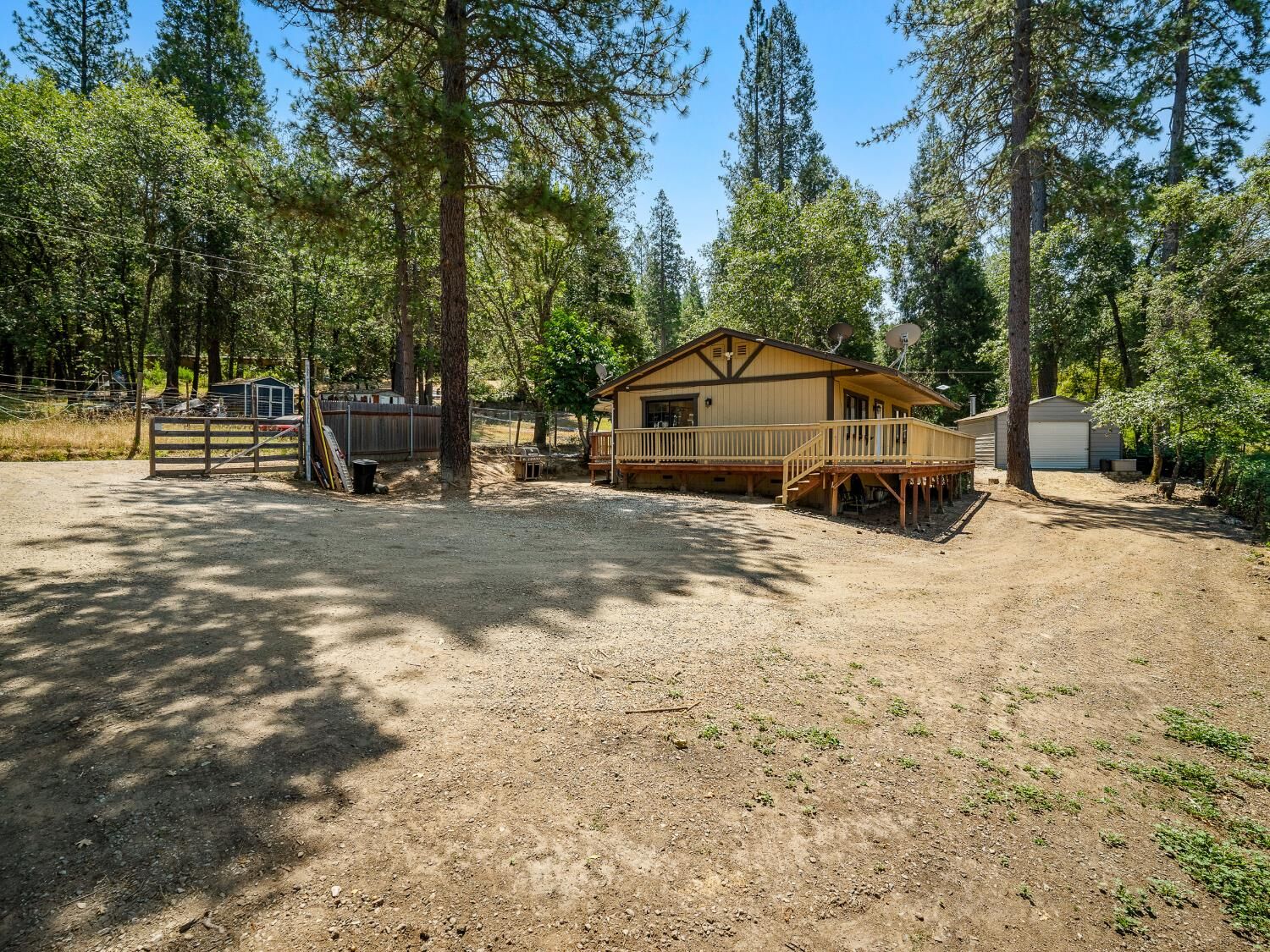 Property Photo:  4872 Squaw Hallow Ct  CA 95667 