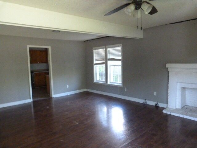 Property Photo:  1303 E Lincoln St  TN 37388 