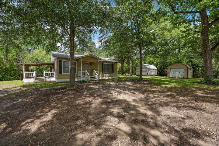 Property Photo:  515 E Linn Street  TX 75949 