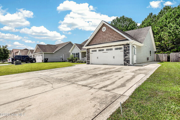 Property Photo:  253 Merin Height Road  NC 28546 