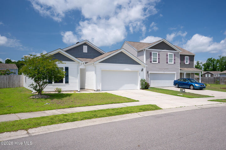 Property Photo: 677 Chester Way NE NC 28451