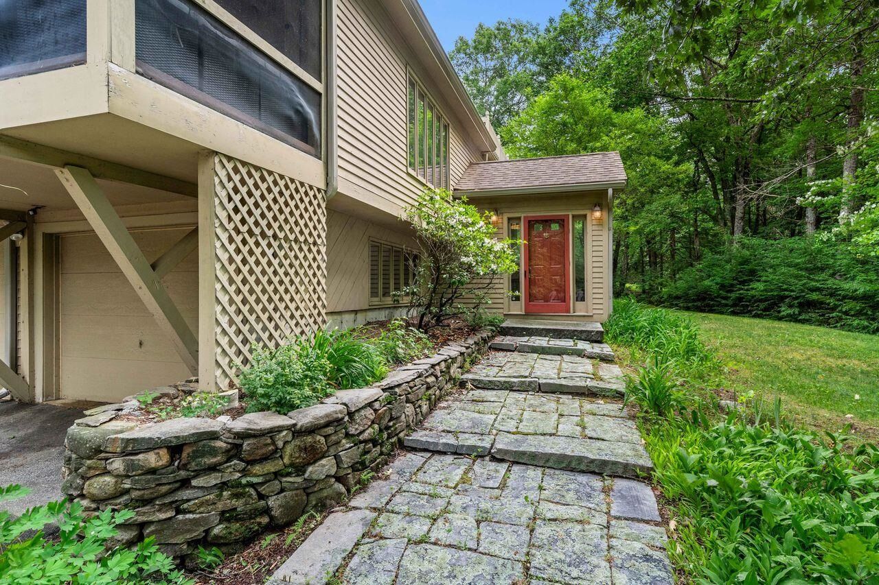 Property Photo: 9 Pavillion Road NH 03031