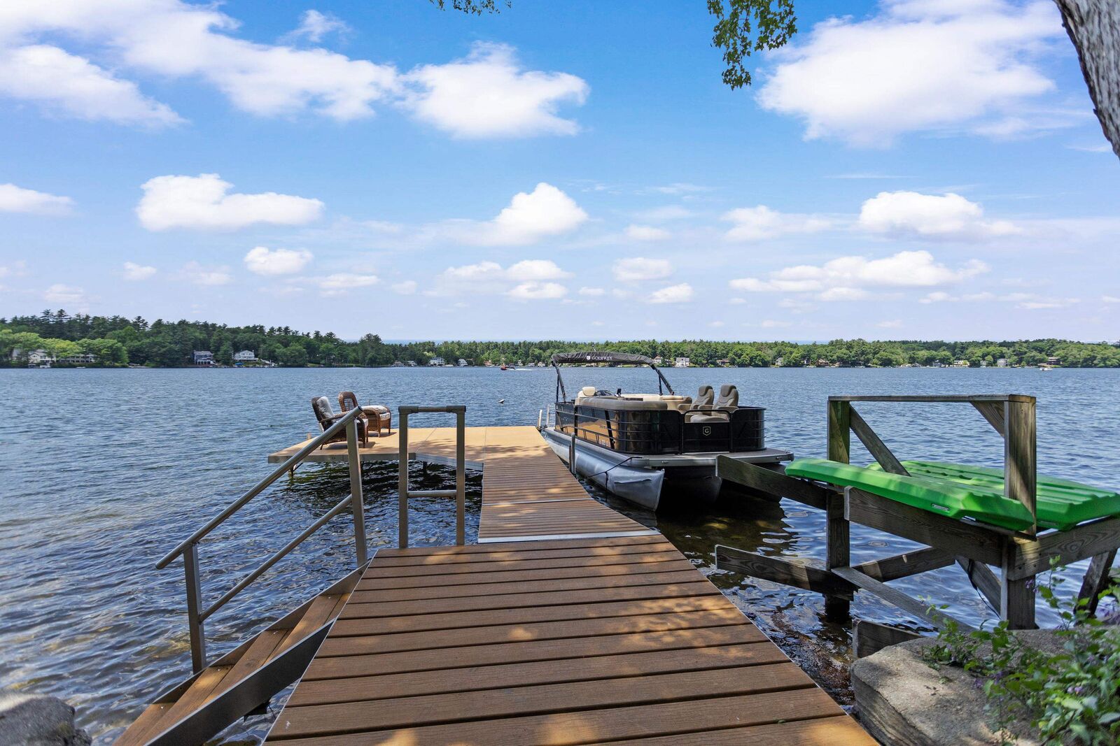 Property Photo:  62 Turtle Rock Road  NH 03087 