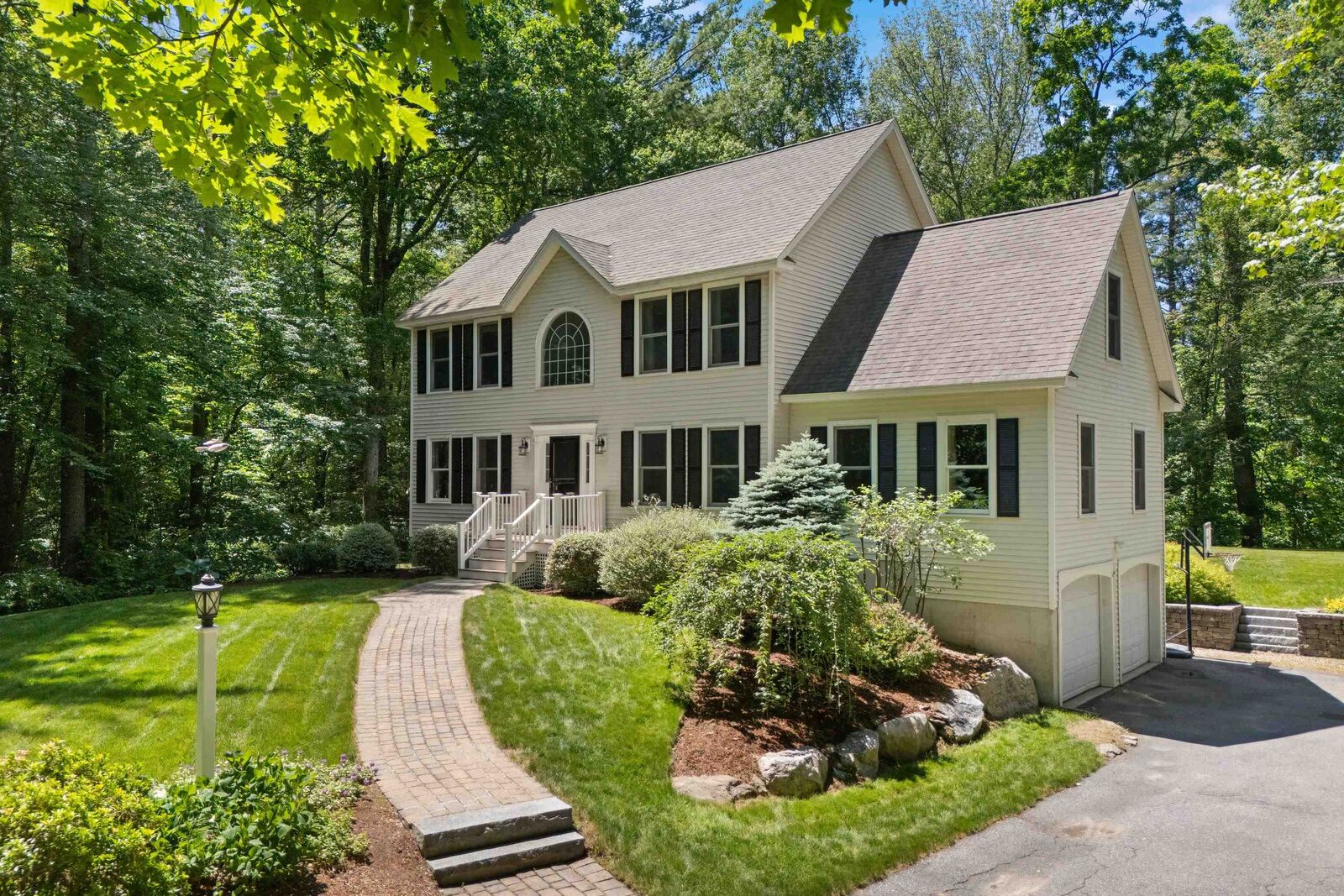 Property Photo: 7 Premier Drive NH 03053