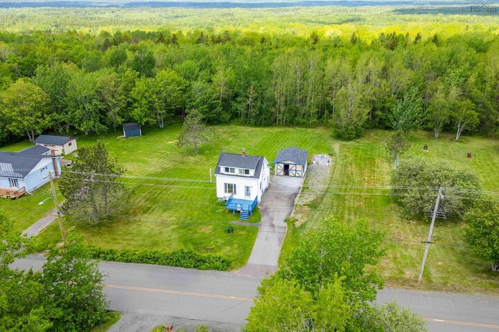 2367 Athol Road — photo 1