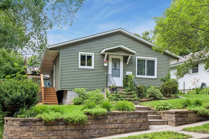 Property Photo: 285 Deubener Place MN 55105