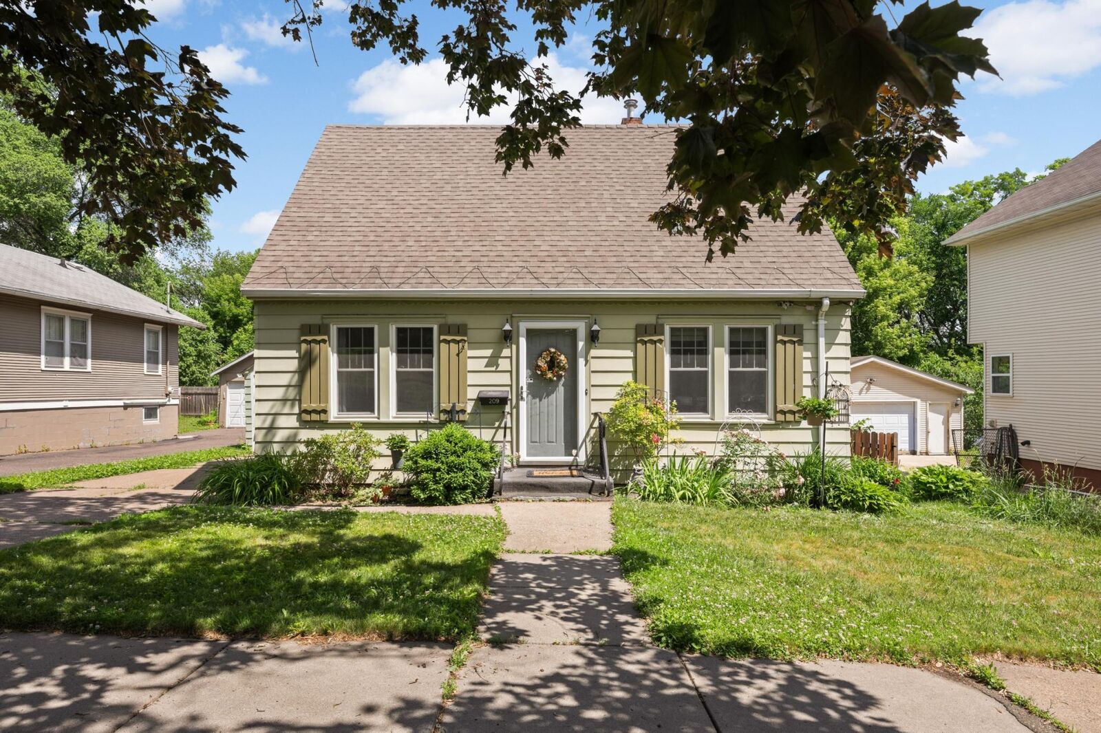 Property Photo: 209 Robie Street W MN 55107