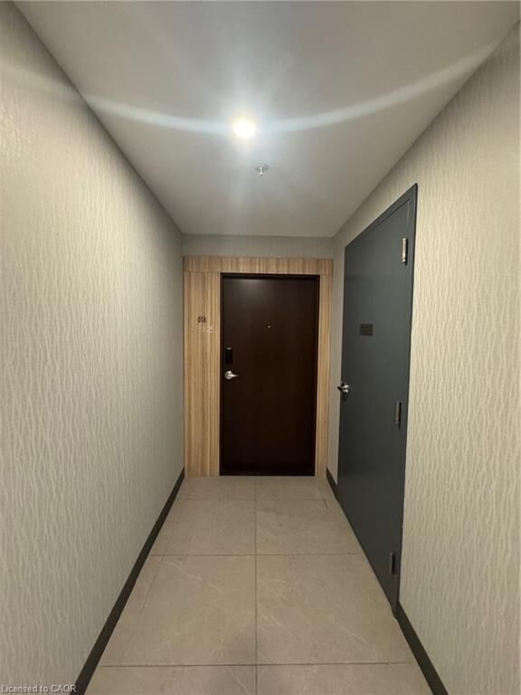 Property Photo:  60 Frederick Street 1812  ON N2H 0C7 