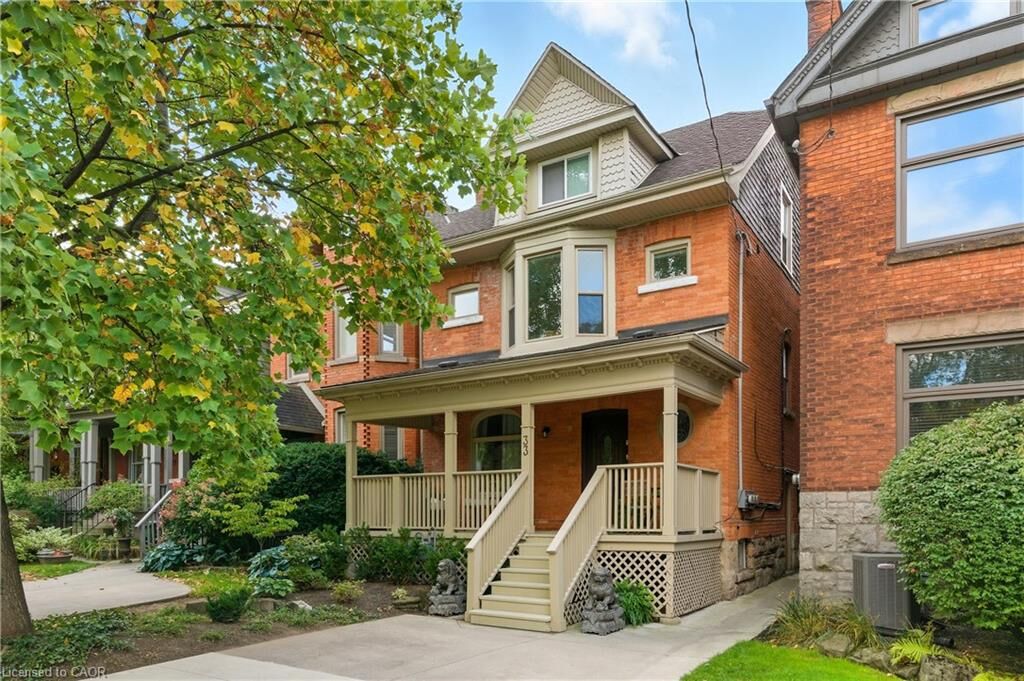 Property Photo: 33 Homewood Avenue 3 ON L8P 2M1