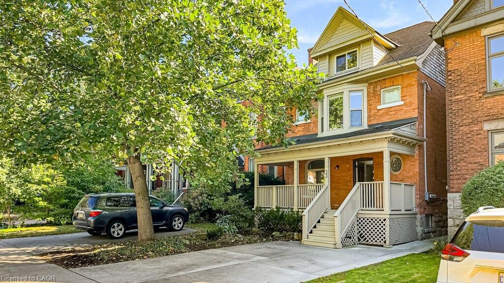 Property Photo:  33 Homewood Avenue 3  ON L8P 2M1 