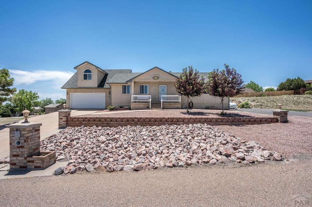Property Photo:  841 Dogwood  CO 81007 