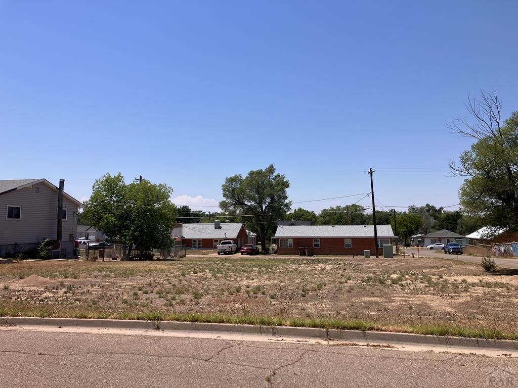 Property Photo:  1202 Cimarron Ave  CO 81050 