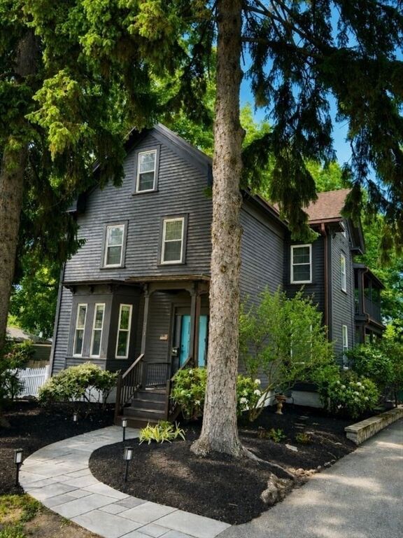 Property Photo:  293 Woburn  MA 01867 