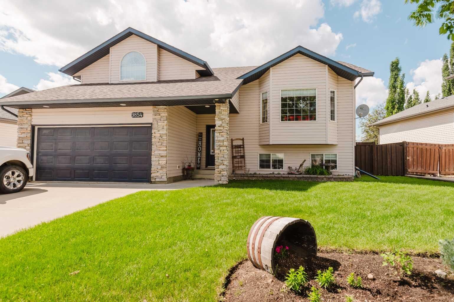 Property Photo: 9854 66 Avenue AB T8W 2S1