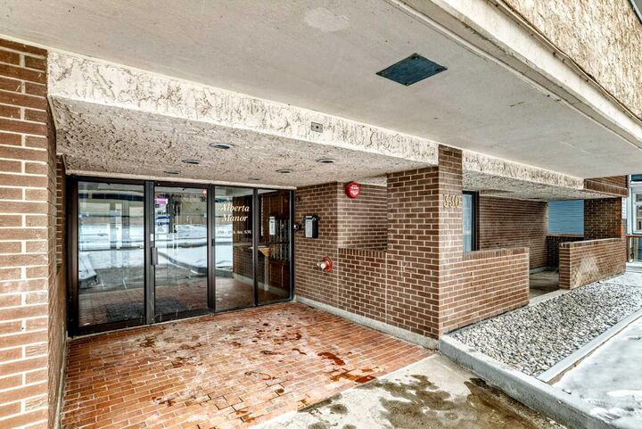 Property Photo: 330 15 Avenue SW 603 AB T2R 0P8