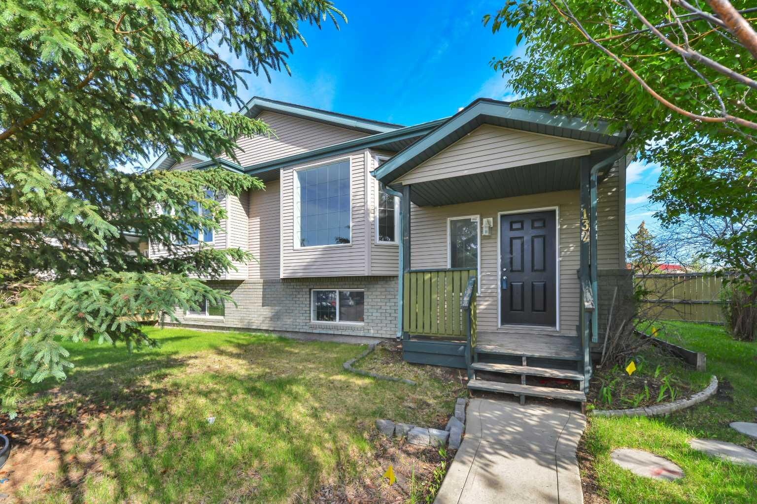 Property Photo:  132 Kirkland Close  AB T4P 4A4 
