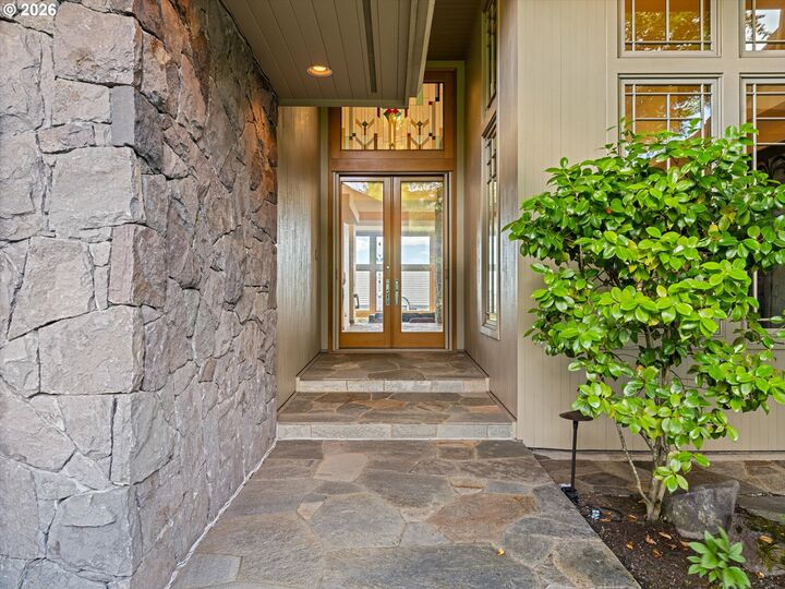 Property Photo:  1153 SW Fairfax Pl  OR 97225 