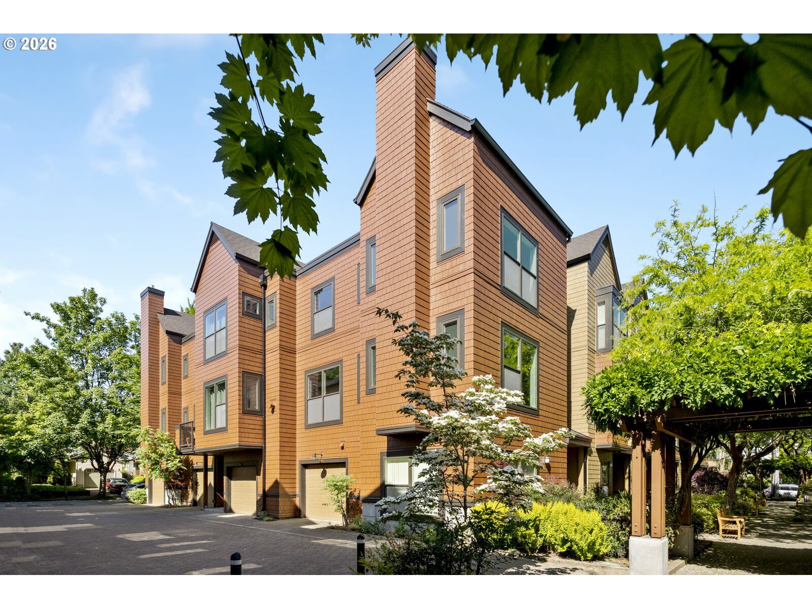 Property Photo:  727 SE 34th Ave  OR 97214 