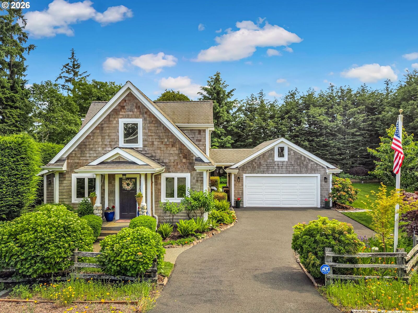 Property Photo: 1117 Chinook Ln OR 97138