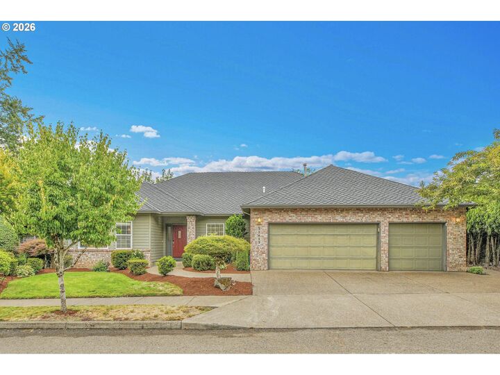 Property Photo: 11415 SE Highland Loop OR 97015