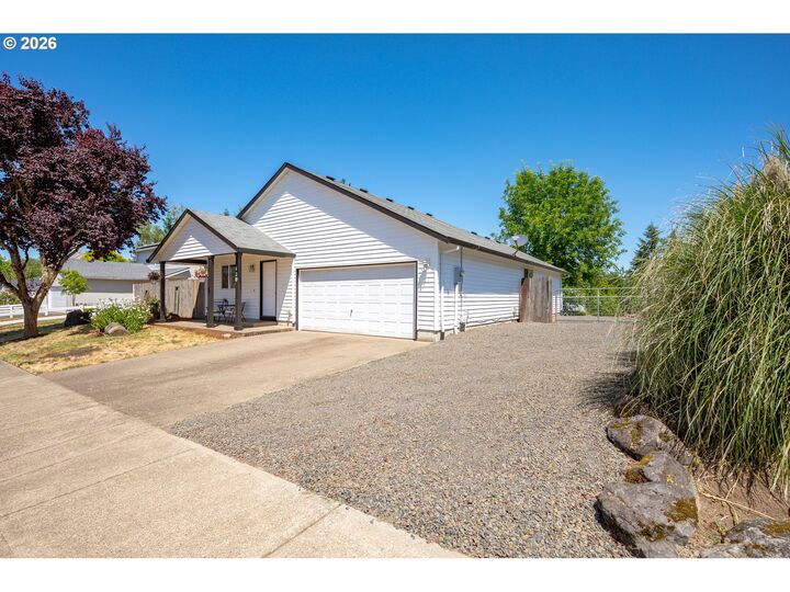 Property Photo:  420 E Washington St  OR 97111 
