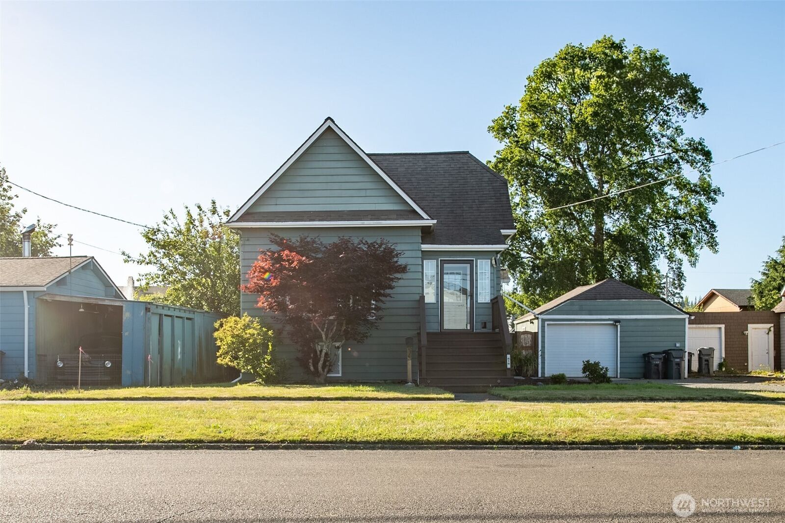 Property Photo: 616 7th Street WA 98550