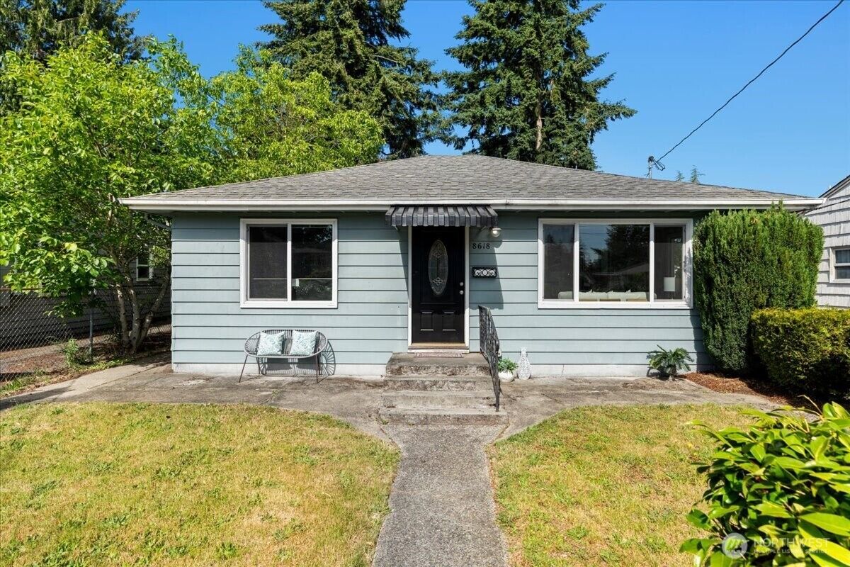 Property Photo:  8618  Tacoma Avenue S  WA 98444 