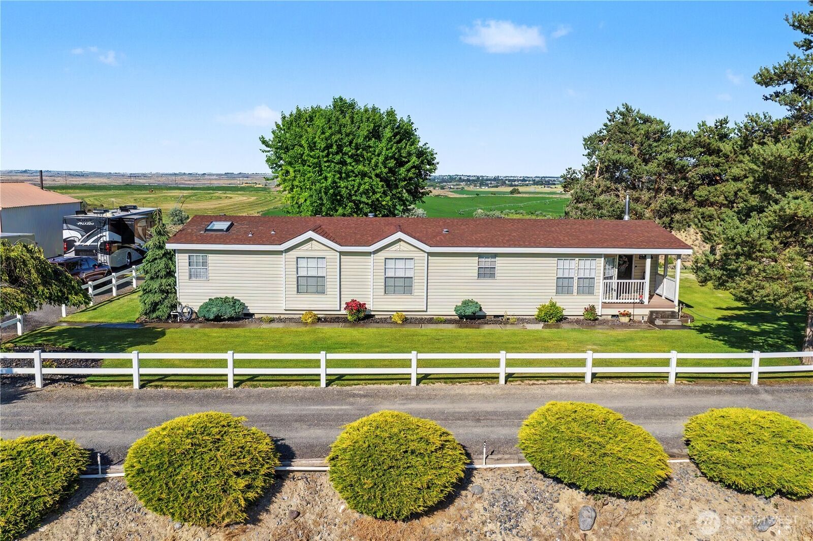 Property Photo:  767 S Canyon Court Road  WA 99344 