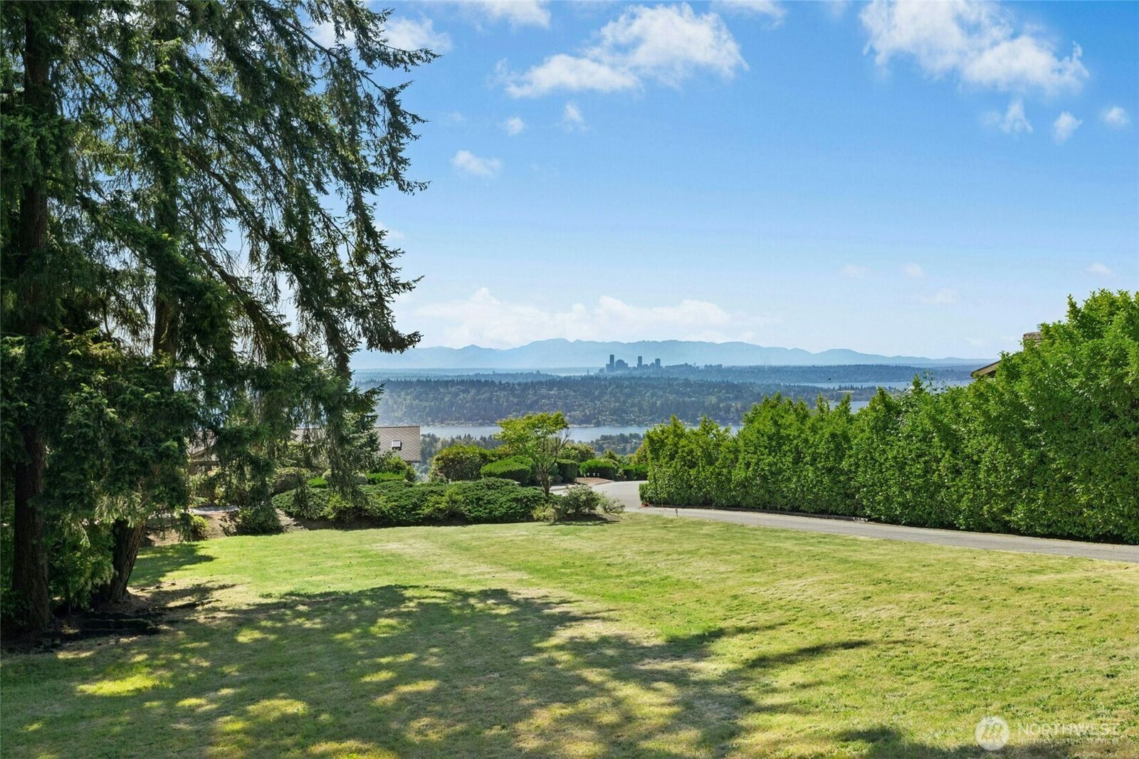 Property Photo: 4736 Somerset Avenue SE Lot WA 98006