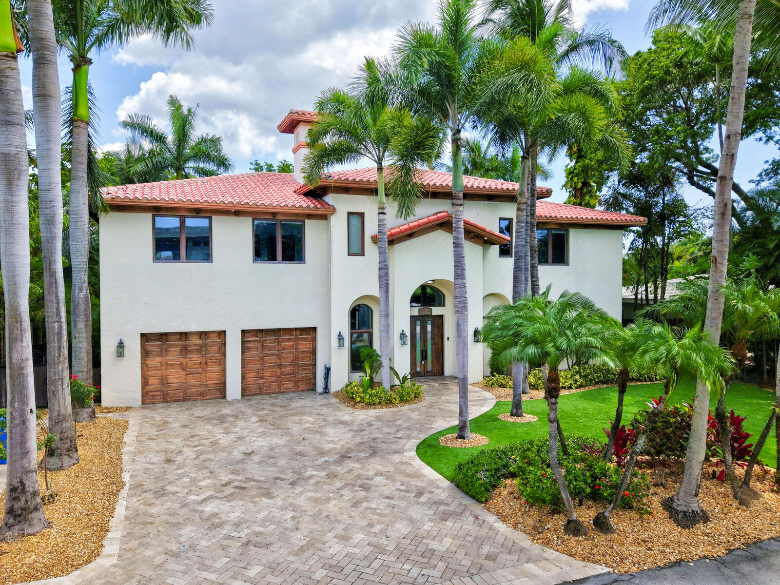 Property Photo: 2719 NE 19th Street FL 33305