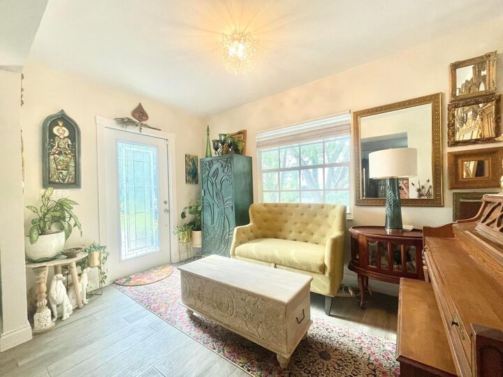 Property Photo: 953 39th Court FL 33407