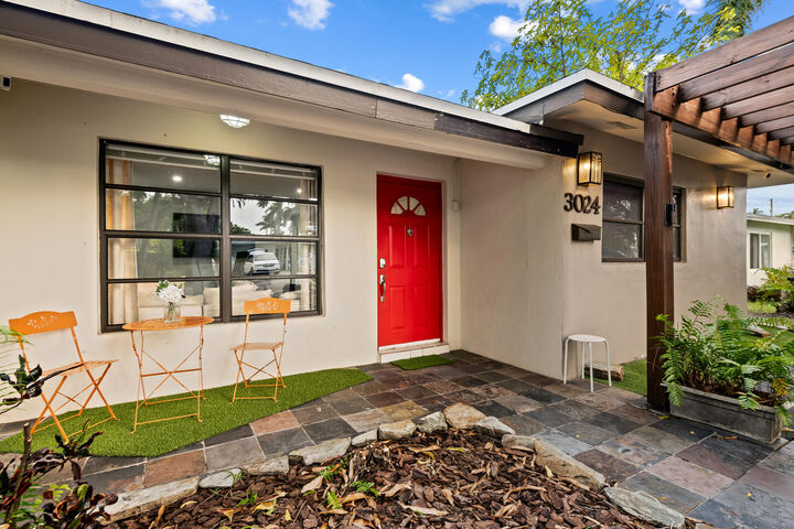 Property Photo: 3024 NE 2nd Terrace FL 33334