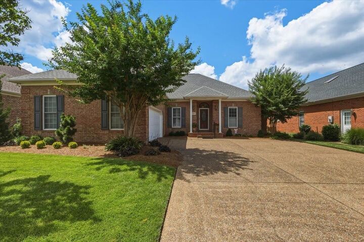 Property Photo:  1605 Camden Court  KY 42103 