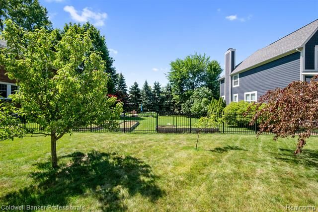 Property Photo: 935 Simpson Street MI 48170