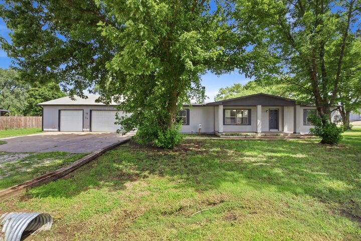 Property Photo:  114 E 3rd St  KS 67146-9034 