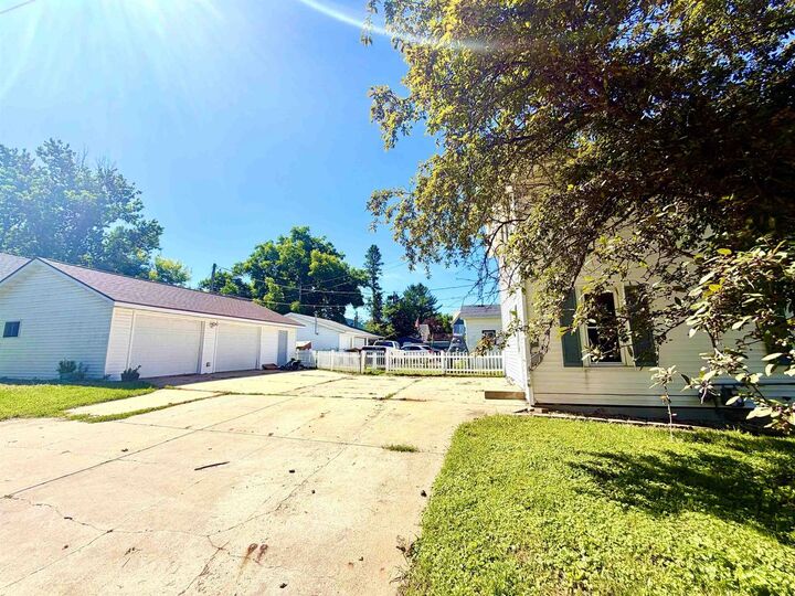 Property Photo: 697 N Central Avenue WI 53581