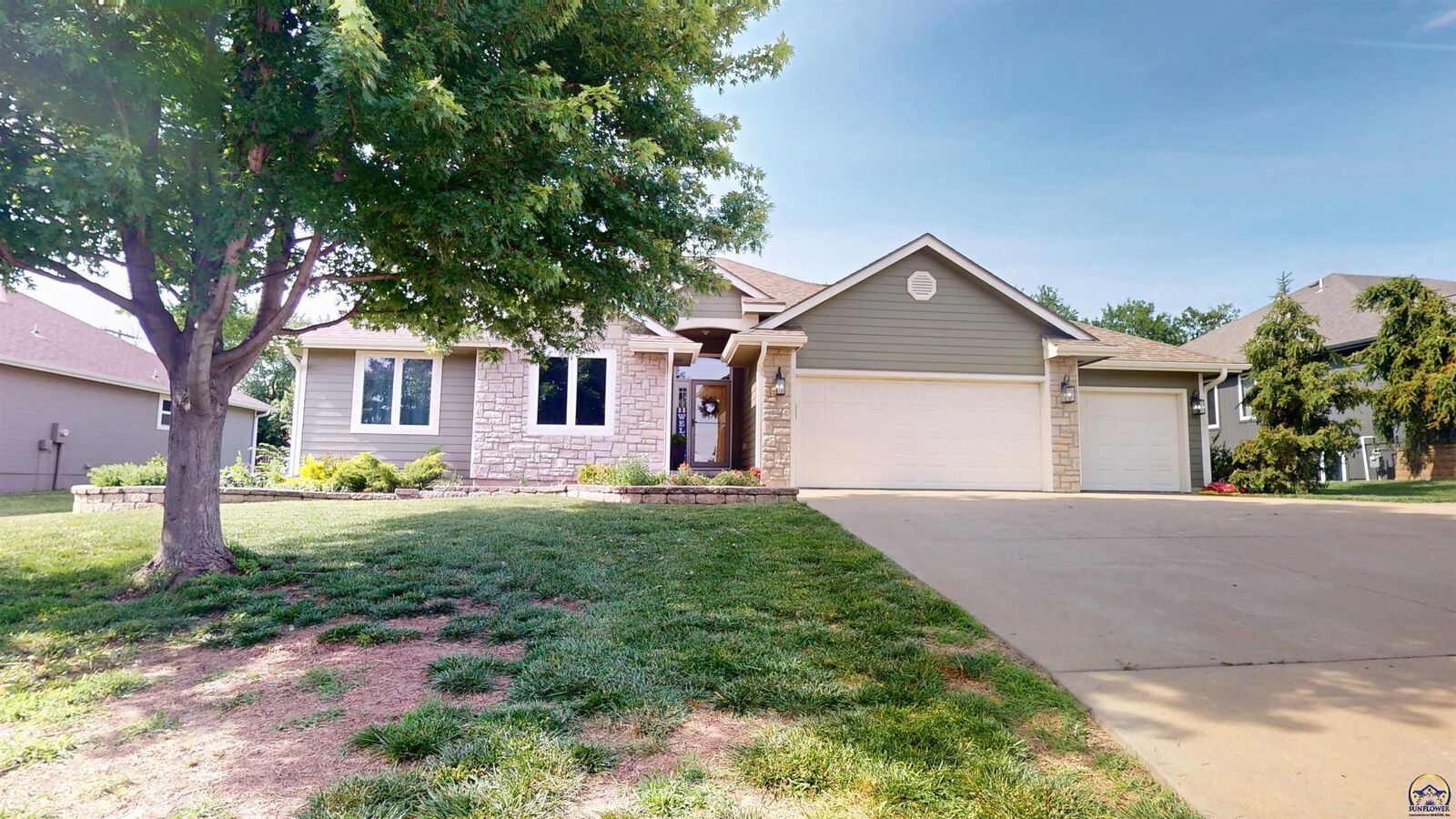 Property Photo:  3404 SE 39th Ter  KS 66609 