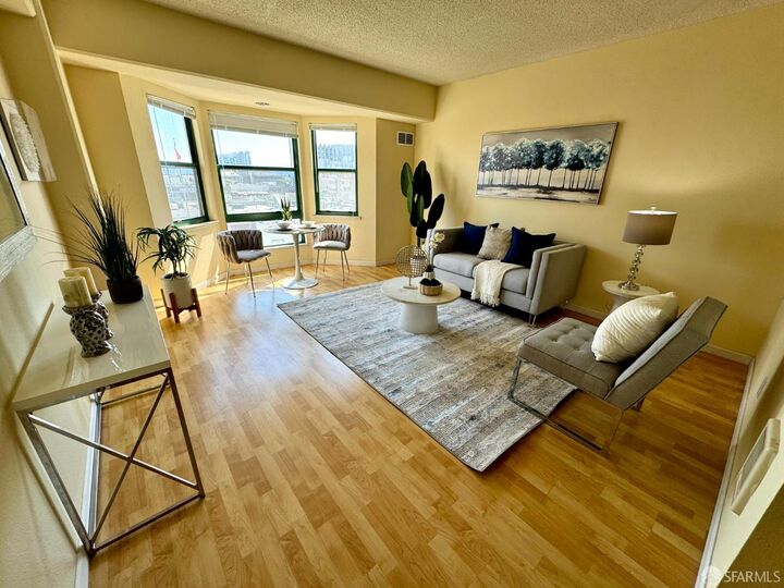 Property Photo:  988 Franklin Street 431  CA 94607 