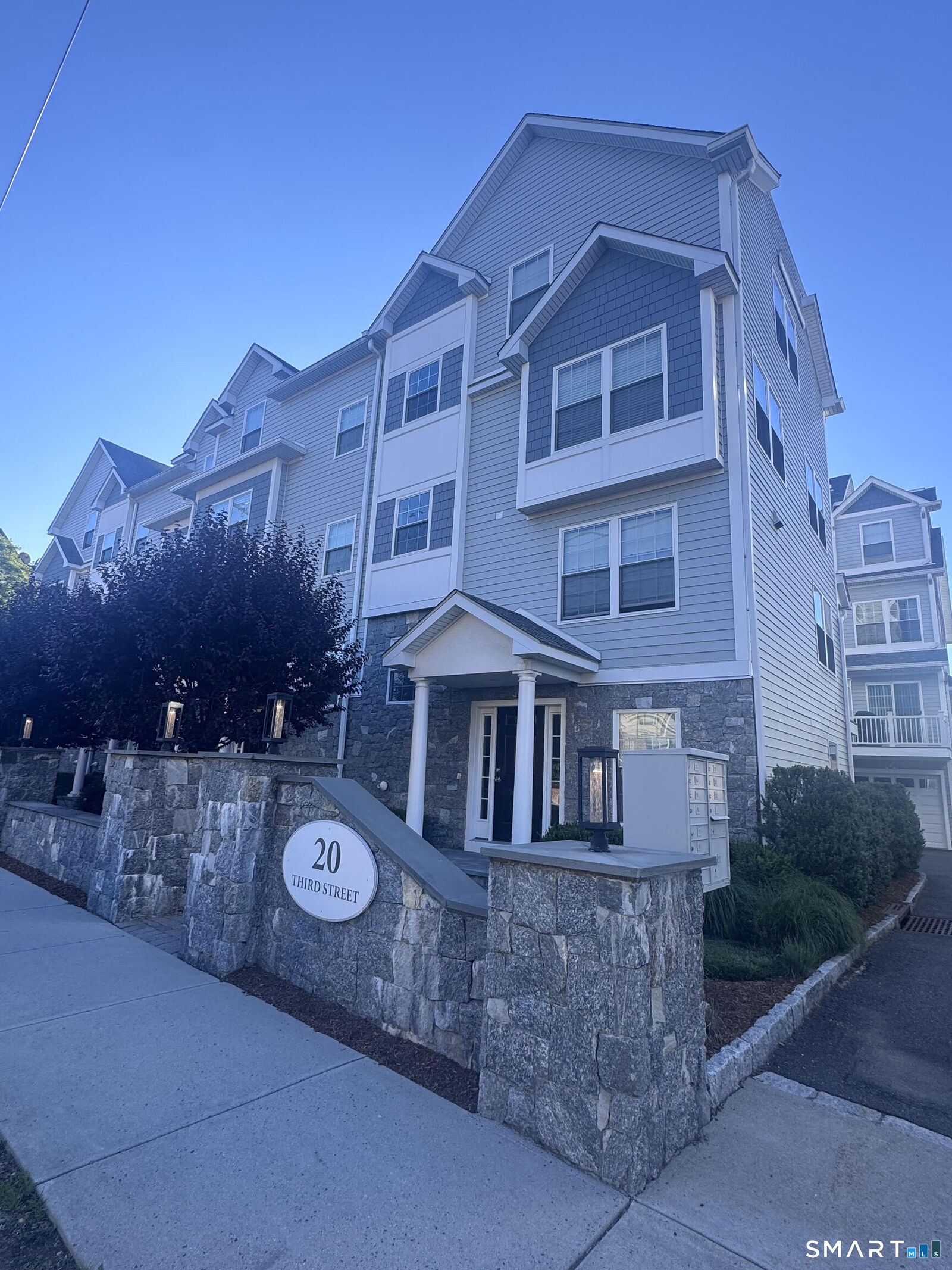 Property Photo: 20 Third Street 4 CT 06905