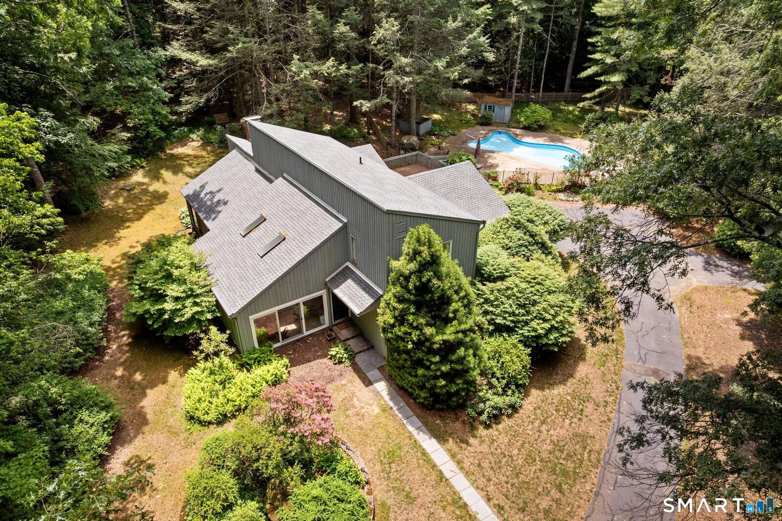 Property Photo:  12 Linda Lane  CT 06070 