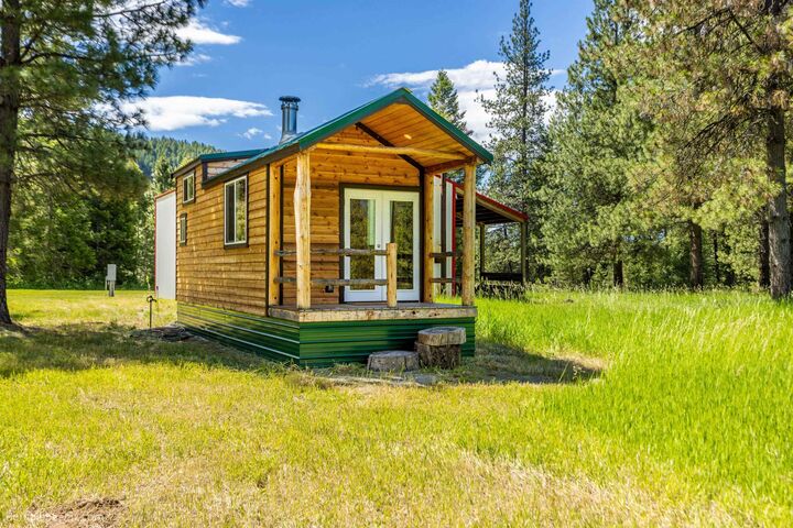 Property Photo: 17151 Sullivan Lake Rd WA 99139