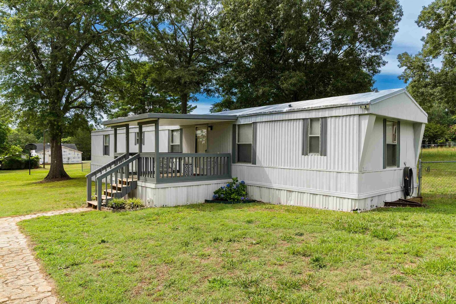 Property Photo:  141 Dogwood Street  SC 29372 