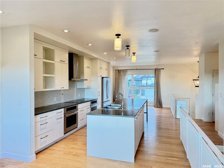 Property Photo: 926 Wilkins Court SK S7W 0C7