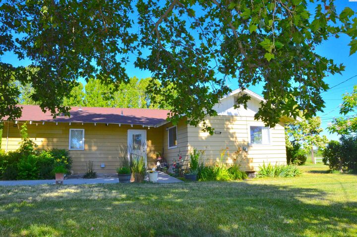 Property Photo:  148501 W North River Road  WA 99350 