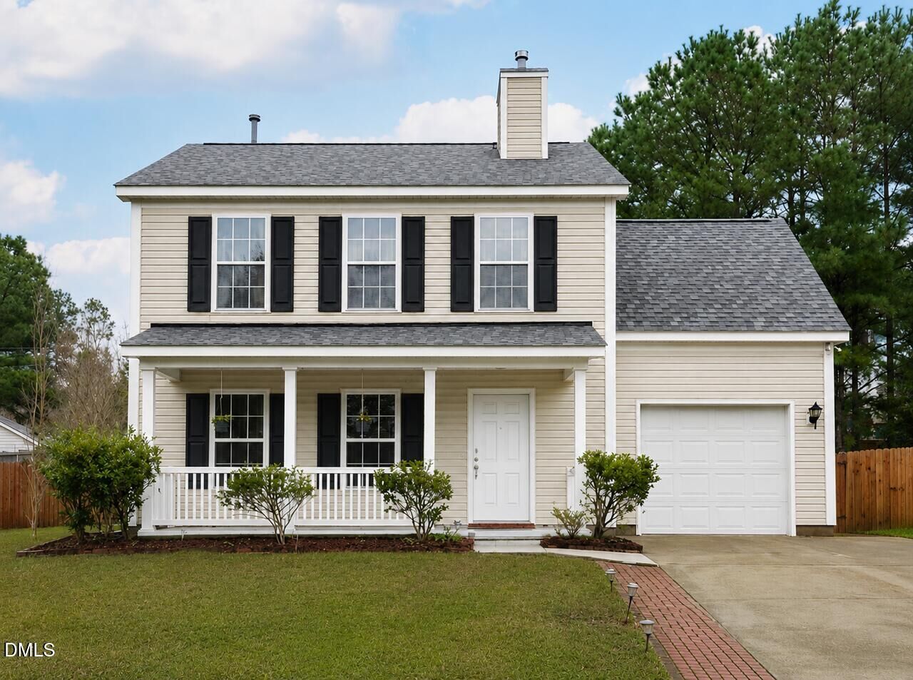 Property Photo: 815 Homestead Park Drive NC 27502